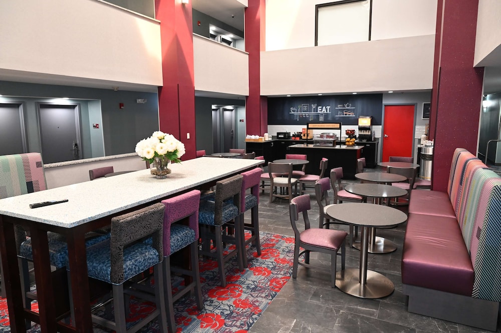 Hampton Inn Valdosta Lake Park Area - photo 22