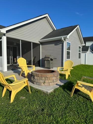 Coastal Oasis: Pool & Beach in Myrtle Beach, United States