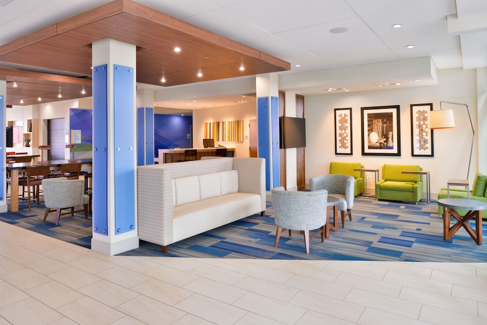 Holiday Inn Express & Suites Madison by IHG - photo 54