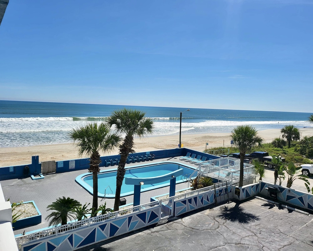 Chateau Mar Beach Resort - photo 34