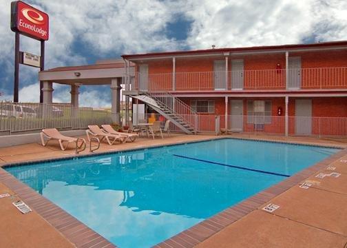 Econo Lodge Huntsville University Area - photo 6