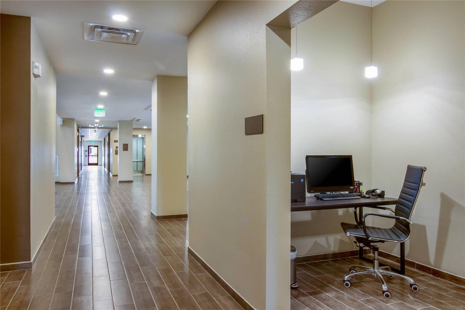 Comfort Suites Wooster near University Campus - photo 38
