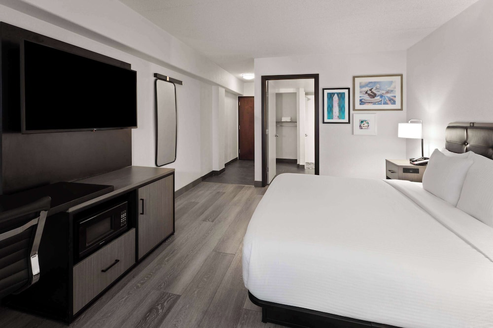 La Quinta Inn & Suites Washington DC Capital NoMA - photo 15