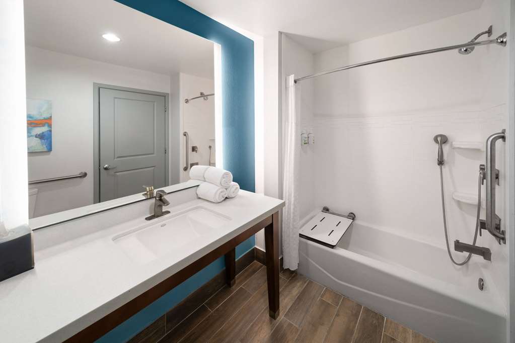 La Quinta Inn & Suites by Wyndham Rockport Fulton - photo 26