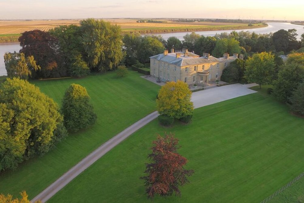 Saltmarshe Hall — 4-Star Luxury Hotel in Goole, United Kingdom