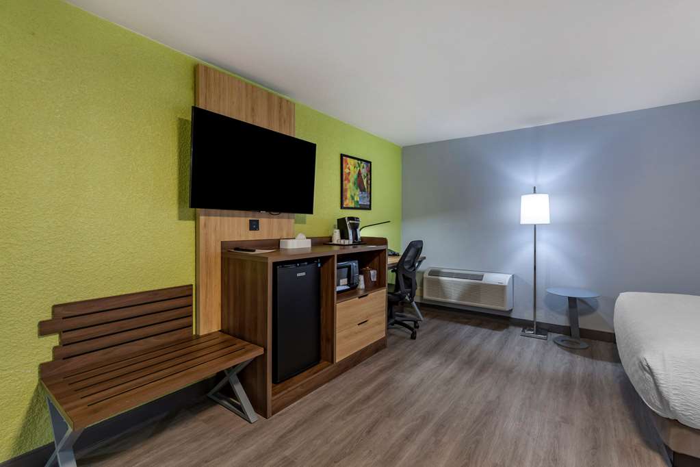 Best Western Plus St. Louis West Westport - photo 35
