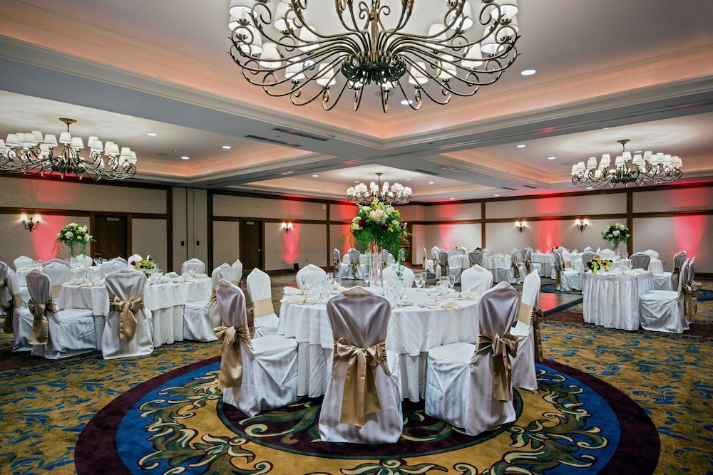 Crowne Plaza: Philadelphia King of Prussia by IHG - photo 46