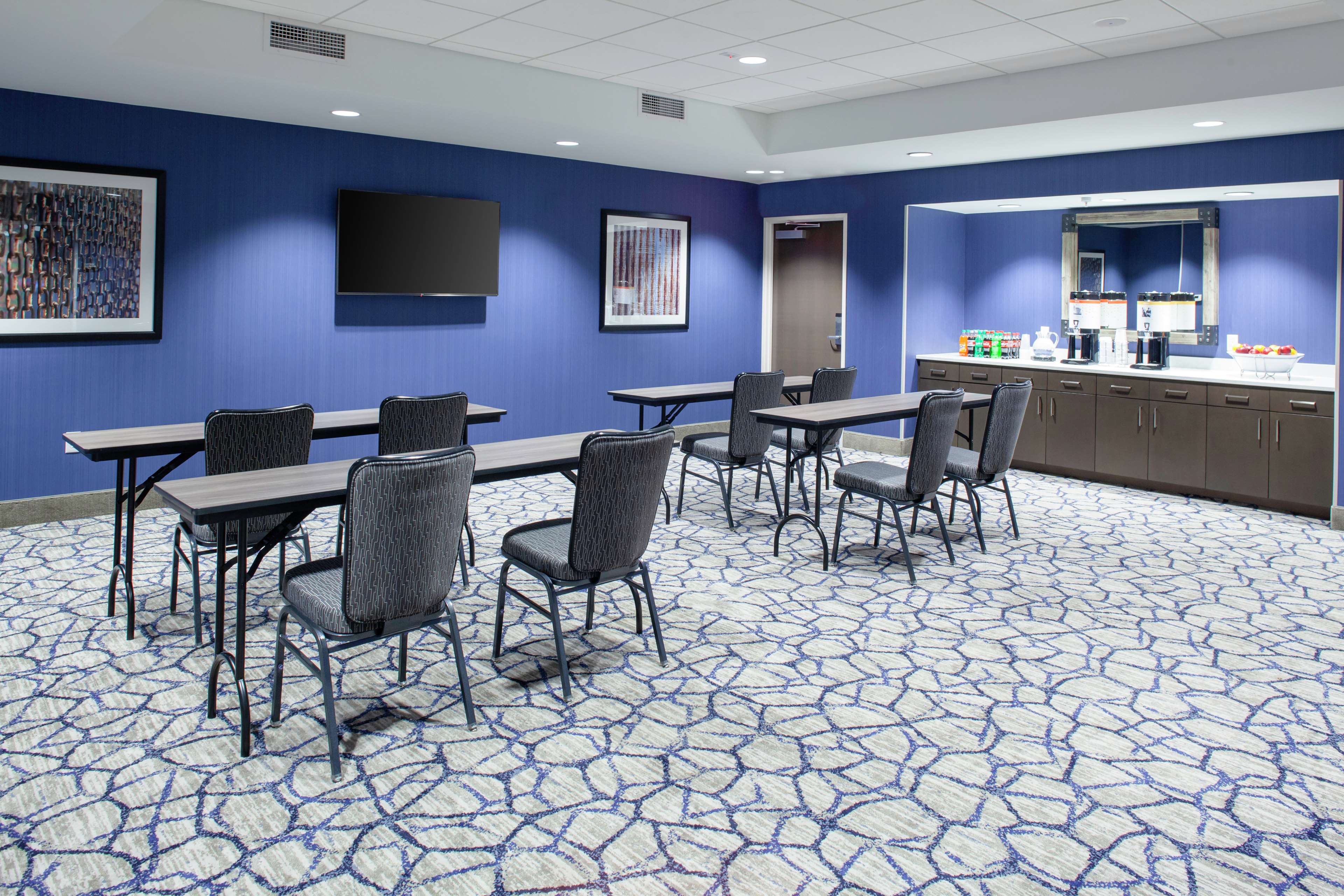 Hampton Inn & Suites Overland Park South - photo 18