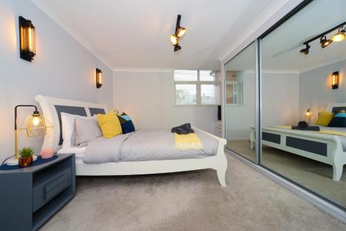 Beautiful Apartment near Bournemouth Poole & Sandbanks — 4-Star Luxury Hotel in Poole, United Kingdom