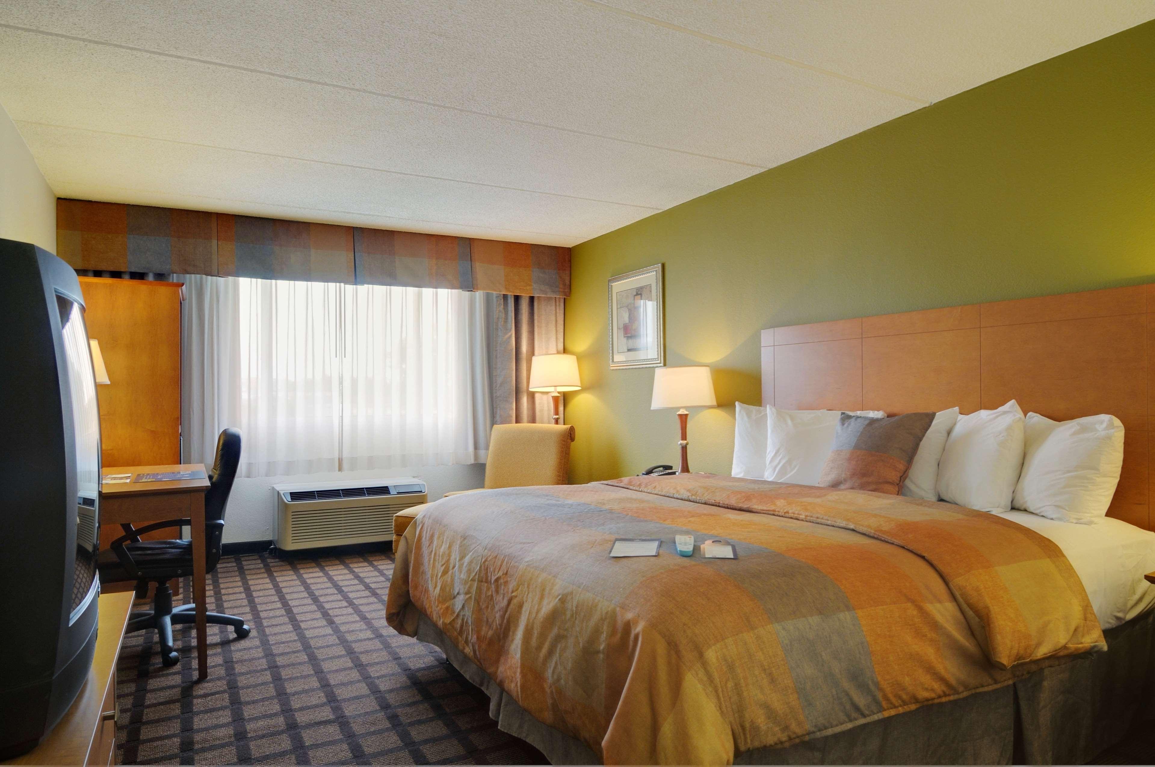 Best Western Plus Chicago Hillside - photo 7