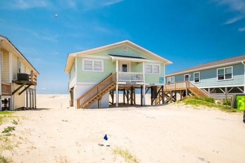Absolute Beach by Oak Island Accommodations - photo 35
