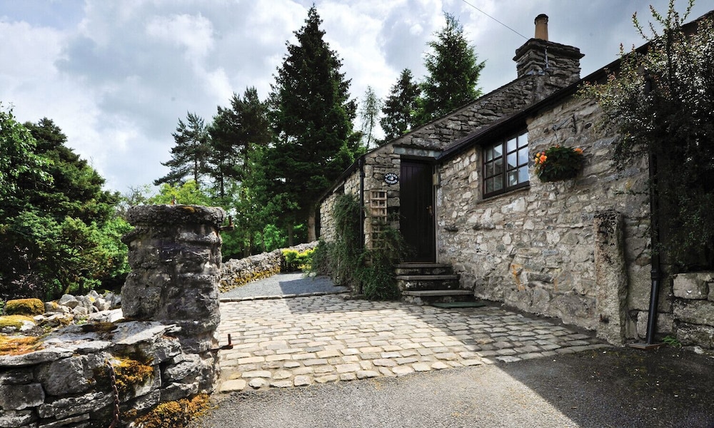 Tipsy Gin Cottage — 4-Star Luxury Hotel in Kendal, United Kingdom