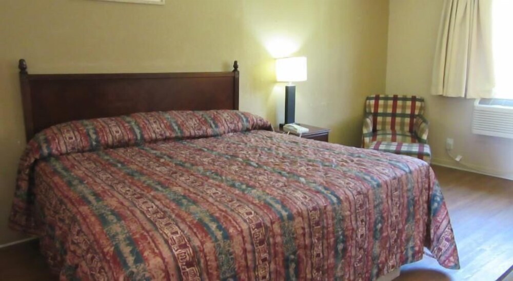 Bella Vista Inn and Suites - photo 7