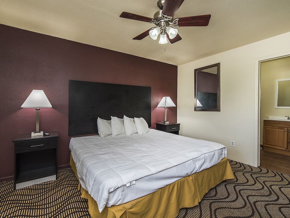 Relax Inn - carbon neutral hotel in Webster