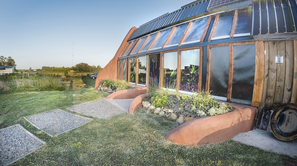 Caliu Earthship Ecolodge in Colonia Del Sacramento, Uruguay