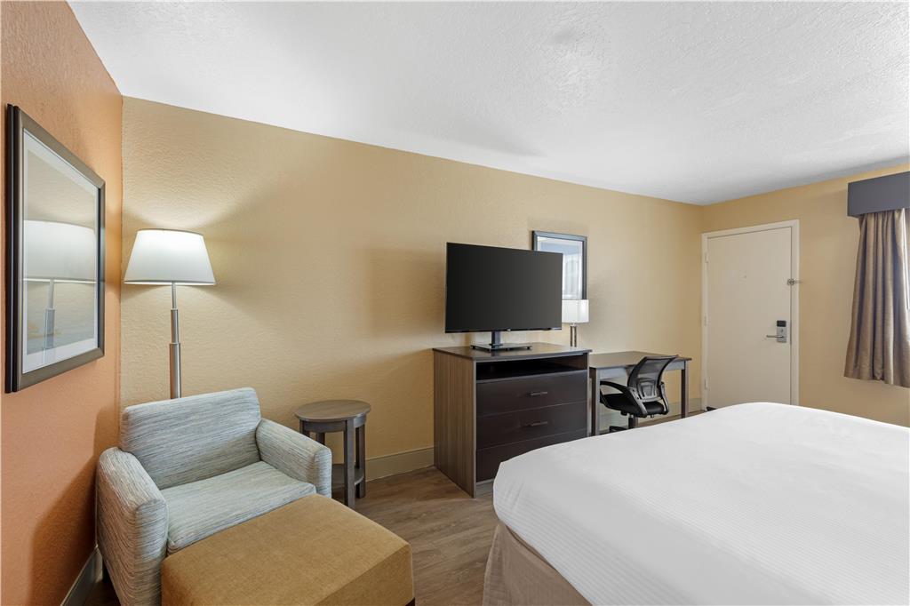 Best Western Space Shuttle Inn - photo 3