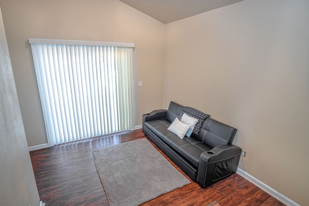 Nice 3br 2ba Near Downtown 2 min At&t Center - photo 21