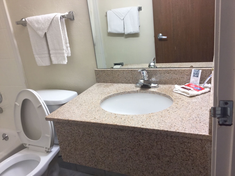 Americas Best Value Inn Jefferson City - photo 37
