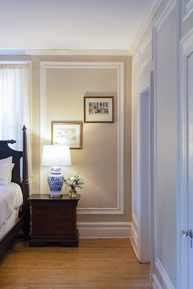 Crabtree's Kittle House Restaurant & Inn - photo 3