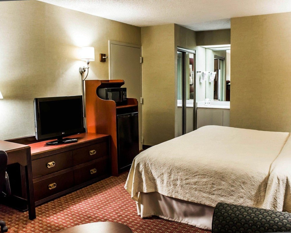 Quality Inn Roanoke Near Lake Gaston - photo 16
