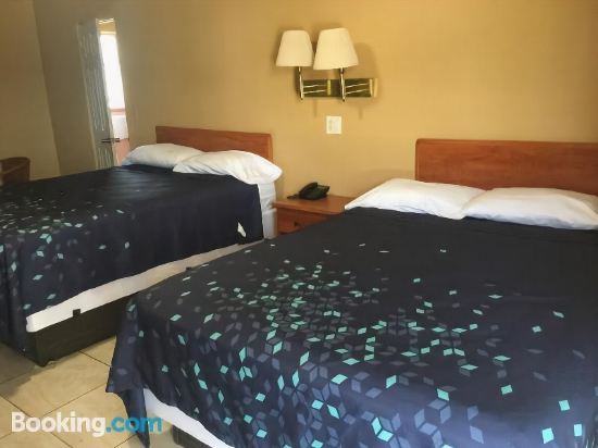 A1A Travel Inn - photo 8