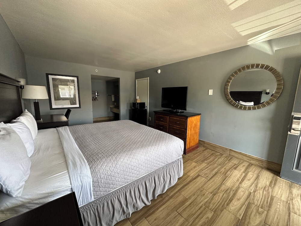 HillView Inn - photo 22