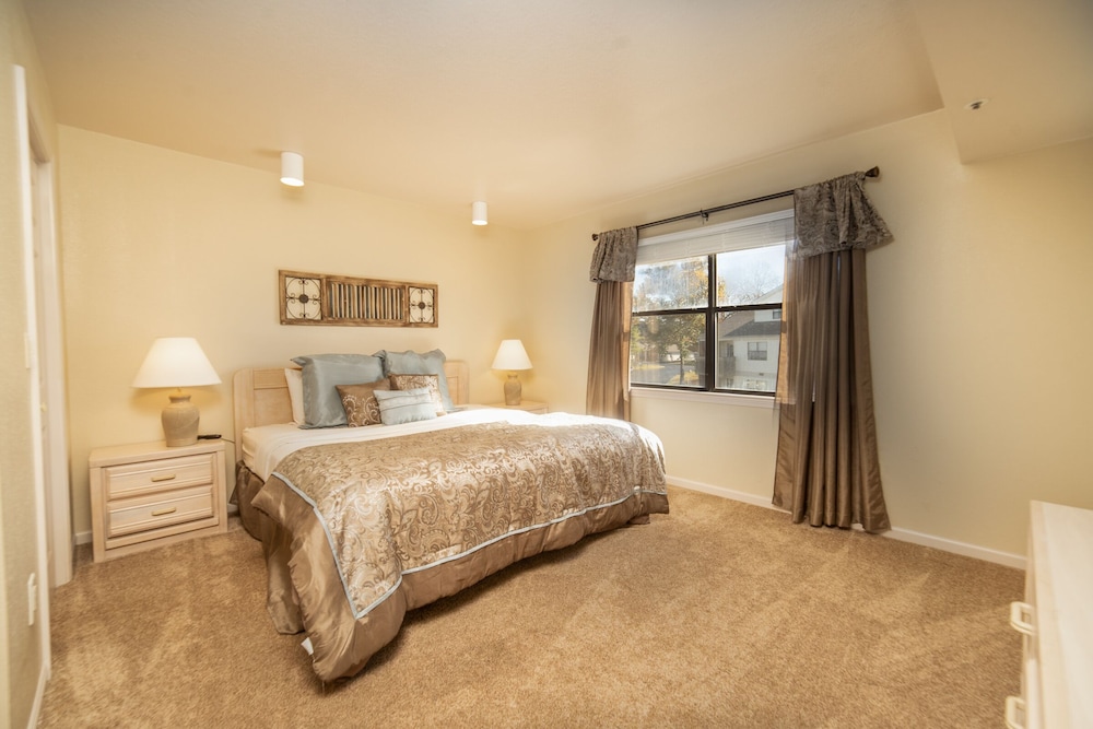 Pointe Royale Condominium Resort & Golf Course - photo 29