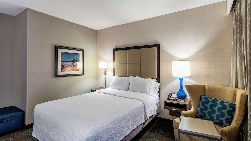 Hampton Inn Bloomington - photo 31