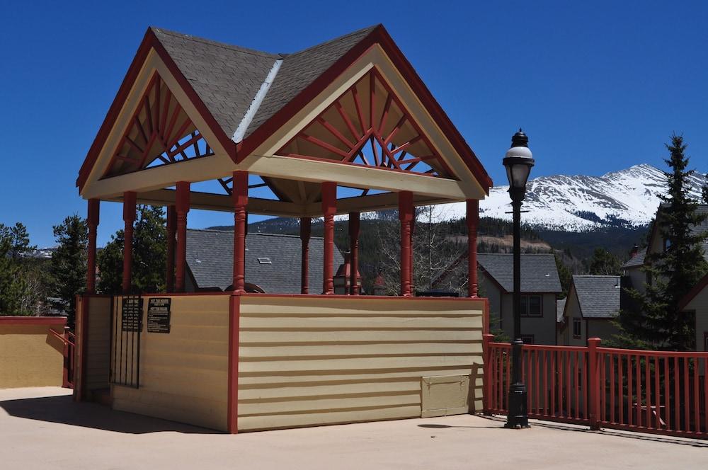 Wedgewood Lodge - photo 7