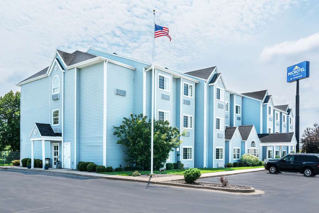 Microtel Inn & Suites by Wyndham Tomah - photo 2