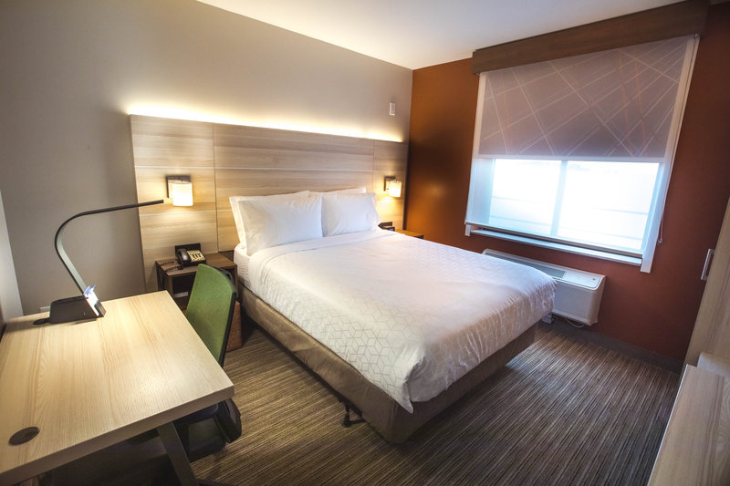 Holiday Inn Express Staten Island West - photo 7