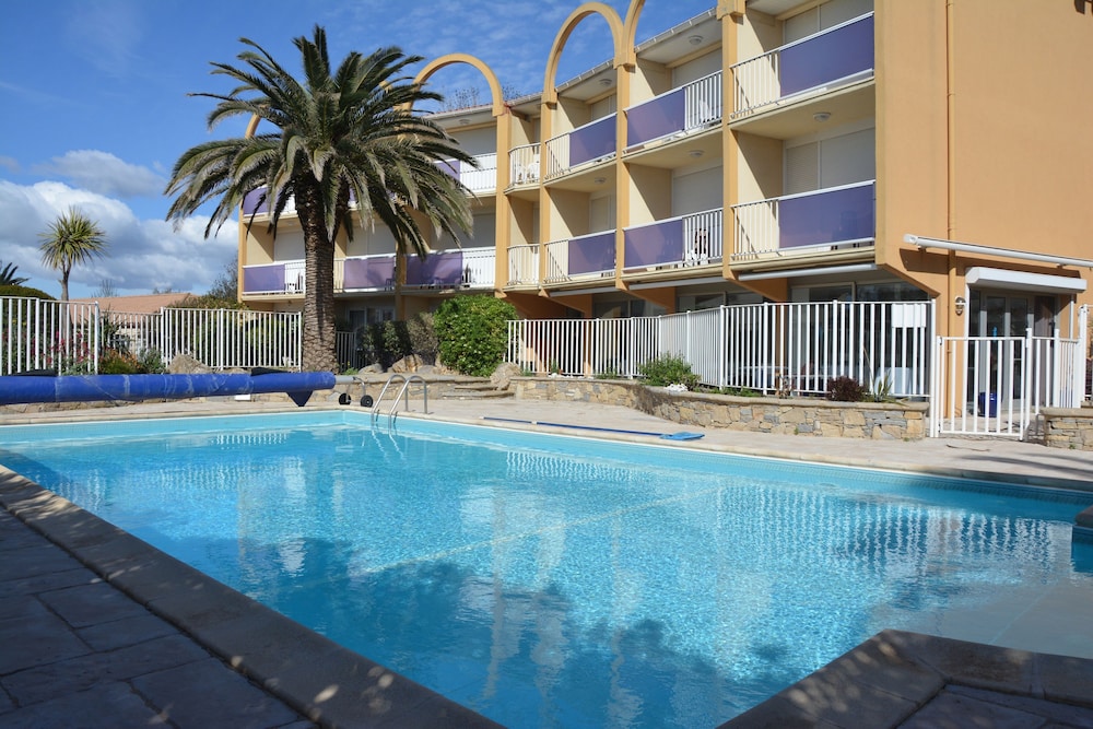Hotel Albizzia in Valras-Plage, France