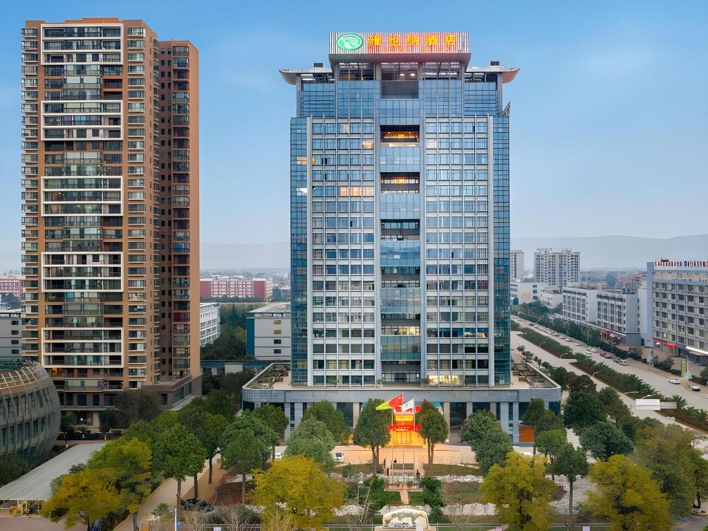 Vienna Hotel Yunnan Qujin High Speed Railway Station Wuguan 1st Middle School in Qujing, People's Republic of China