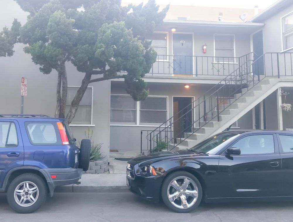 Lowena Apartments — 4-Star Luxury Hotel in Long Beach, United States