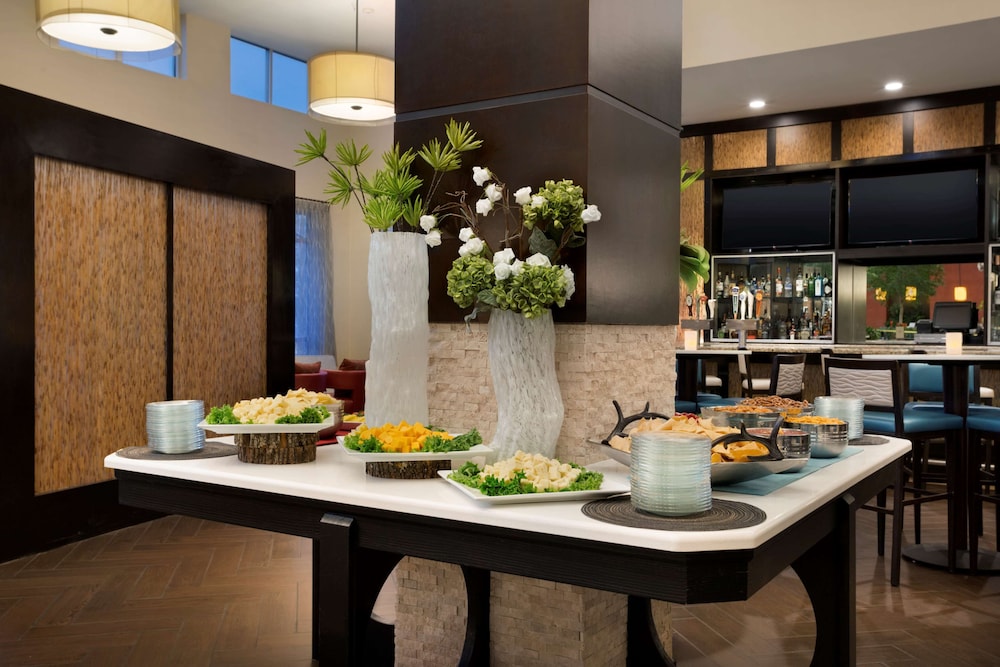 Embassy Suites by Hilton Jackson North Ridgeland - photo 26