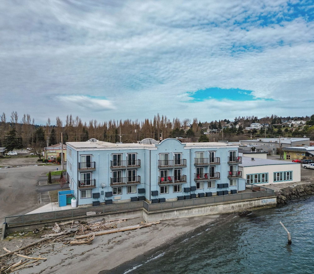 Water Front Inn - photo 35