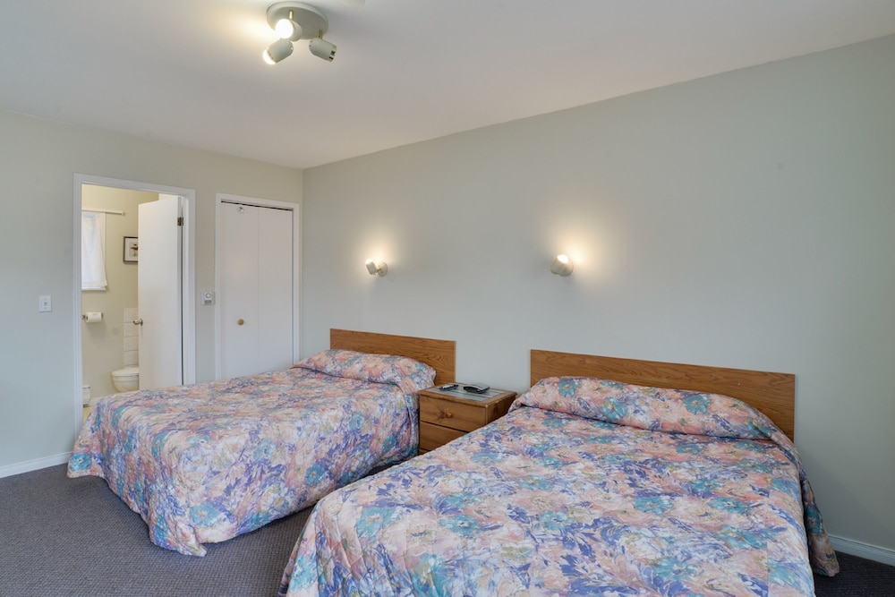 Oakwood Motel in Gravenhurst, Canada