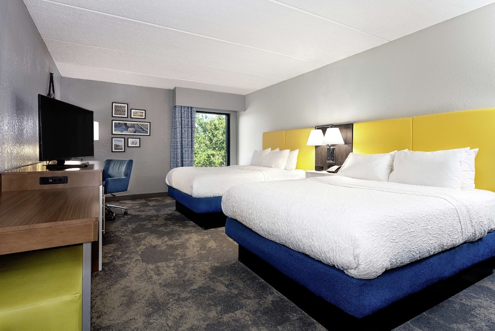 Hampton Inn Amelia Island at Fernandina Beach - photo 16