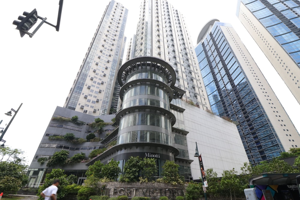 Oasis Regency @ Fort Victoria BGC