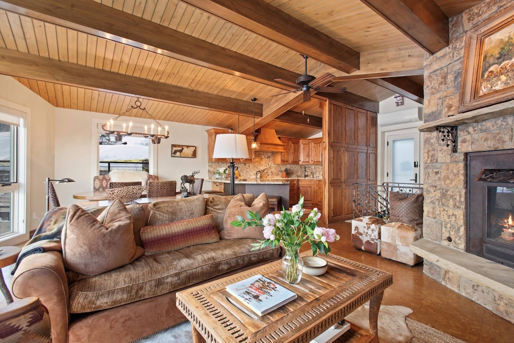 Shadow Mountain by Frias Properties — 4-Star Luxury Hotel in Aspen, United States