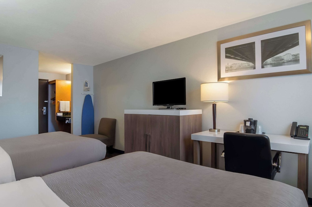 Quality Inn & Suites Silverdale Bangor Keyport - photo 7