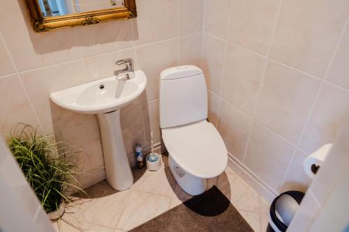 Dream Stay Gorgeous two level 3 Bedroom Apartment 170m2