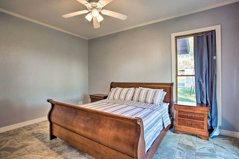 Charming Gainesville Retreat Barn Horses Welcome — Gainesville