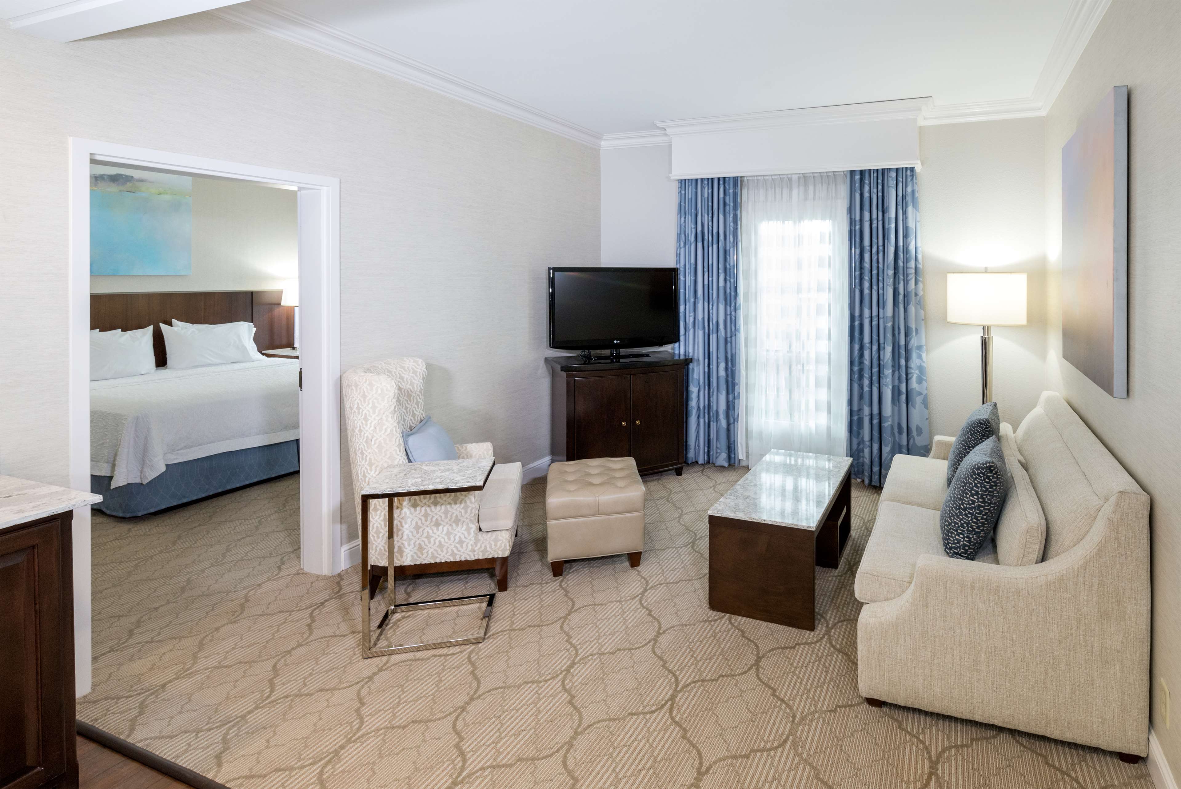 Hampton Inn & Suites Charlotte SouthPark at Phillips Place - photo 38