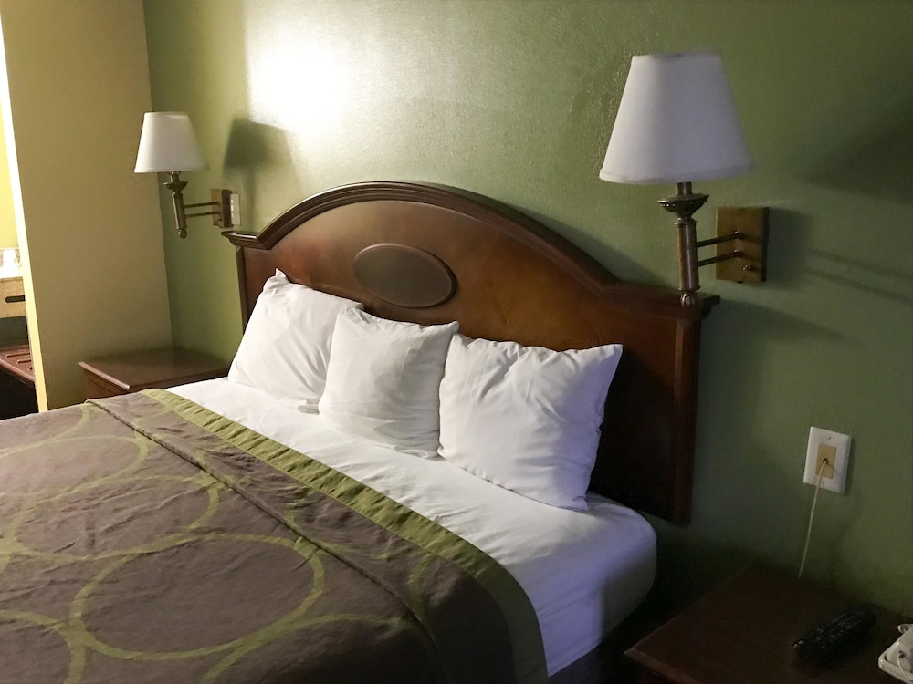 American INN of Orangeburg - photo 13
