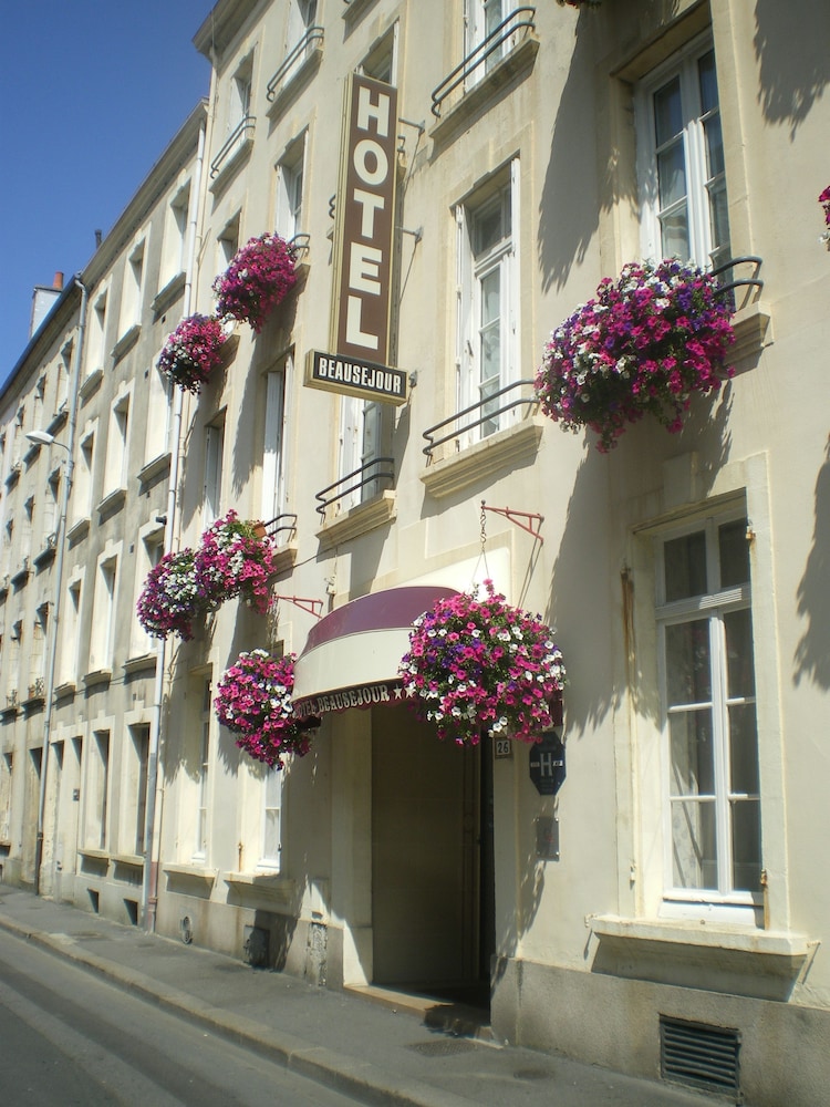 Citotel Beausejour in Cherbourg-Octeville, France