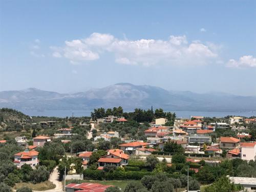 House with sea and mountain view — 4-Star Luxury Hotel in Markopoulo Oropou, Greece