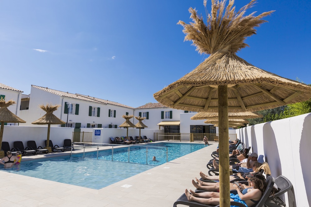 Résidence Prestige Odalys Rêve d'île — 4-Star Luxury Hotel in Saint-Martin-De-Re, France