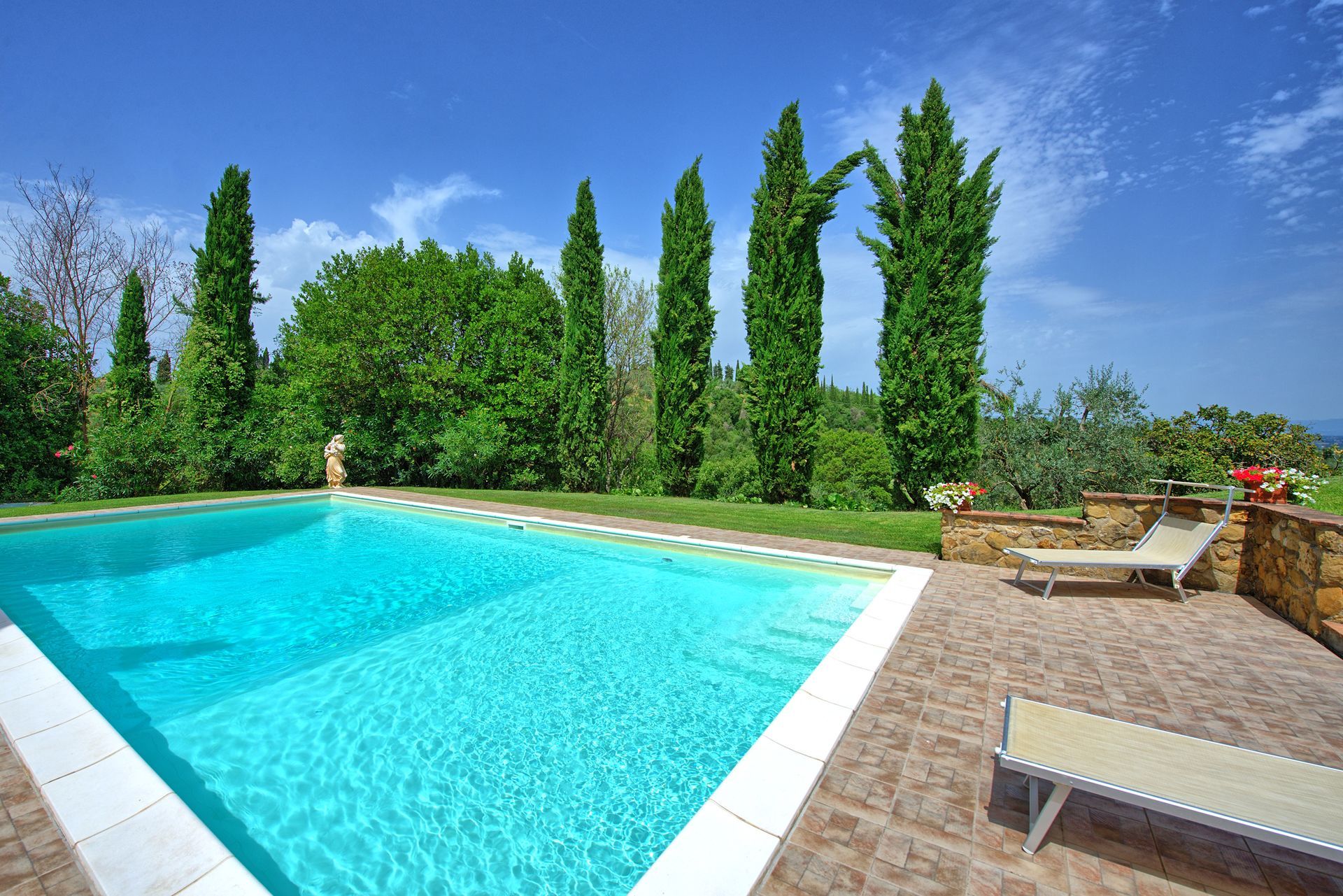 Villa Gloria by PosarelliVillas — 4-Star Luxury Hotel in Lucignano, Italy