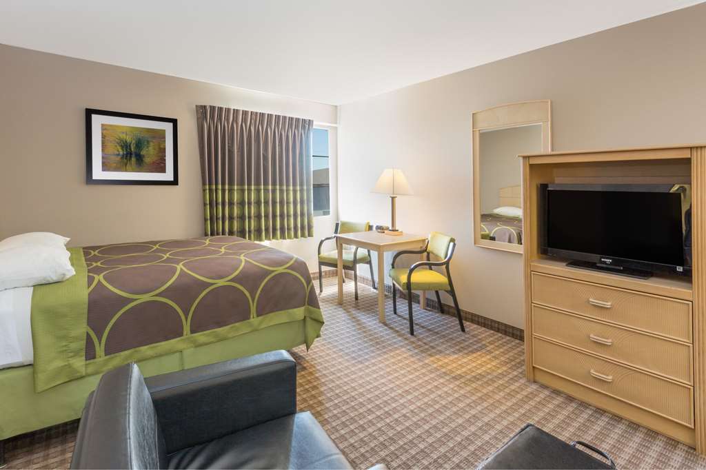 Super 8 by Wyndham Carroll East - photo 12